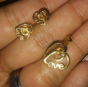 18k Saudi Gold Earring and Pendant